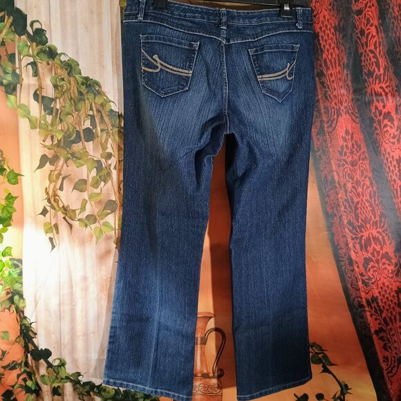 EUC: Nine West Sze 18 Blue Denim Bootcut Jeans - Picture 2 of 3